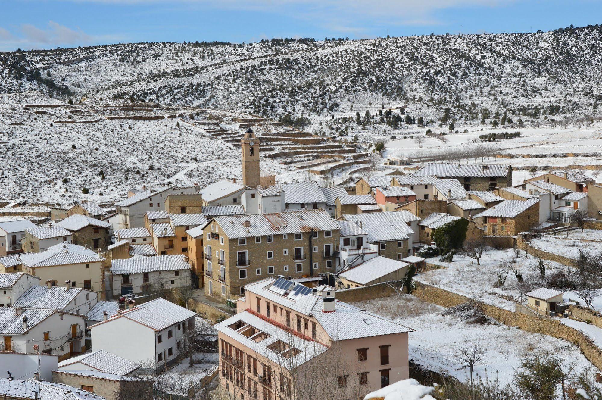 Hostal De Montana La Casa Grande Nogueruelas Dış mekan fotoğraf